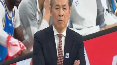 海文未穿防护靴，预计国际赛后将迅速重返赛场
